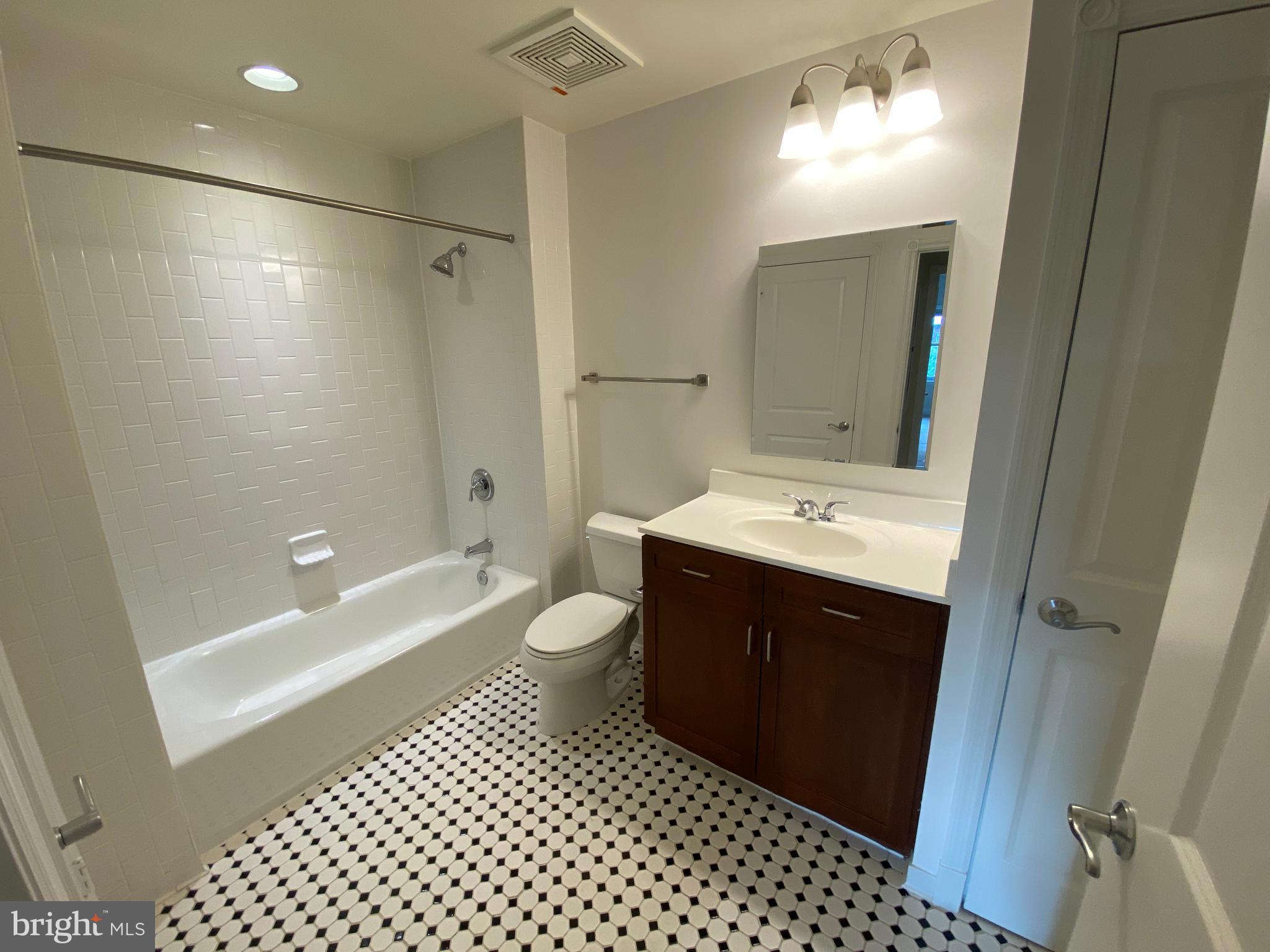 401 13th Street Northeast, Unit PH3 Washington, DC 20002 - Photo 16 of 32