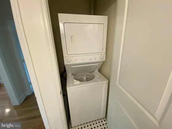 $2,400 | 401 13th Street Northeast, Unit PH3, Washington, DC 20002