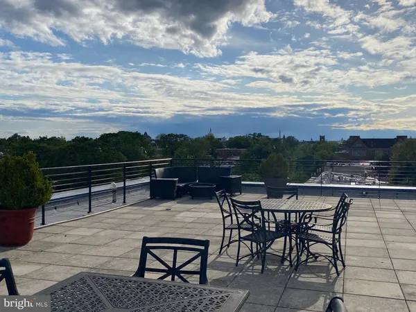 $2,400 | 401 13th Street Northeast, Unit PH3, Washington, DC 20002