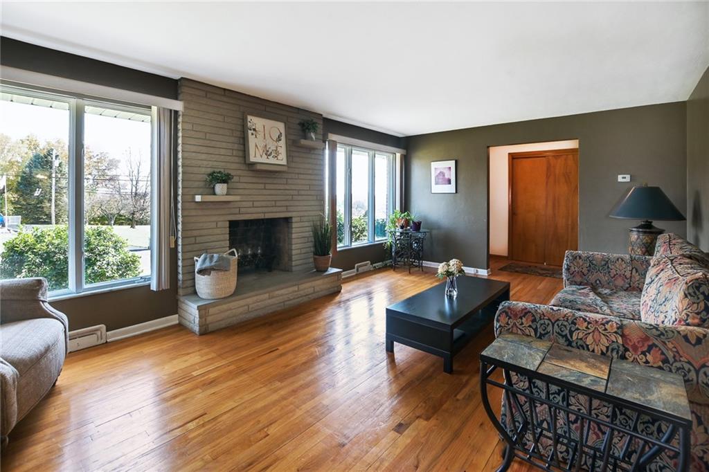 9101 Foxhunt Road Pittsburgh, PA 15237 - Photo 6 of 22 Gallery Image 6