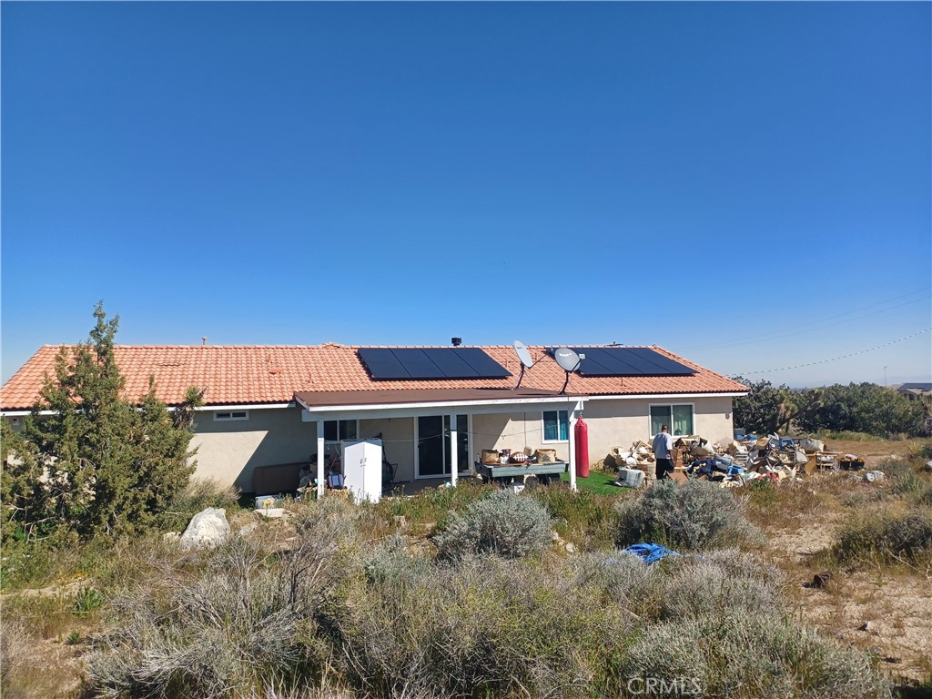 445 Solano Road Pinon Hills, CA 92372 - Photo 5 of 17 telsa solar panels