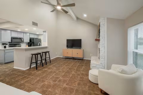 12304 Burr Ridge Drive Austin, TX 78729 - Photo 4 of 23