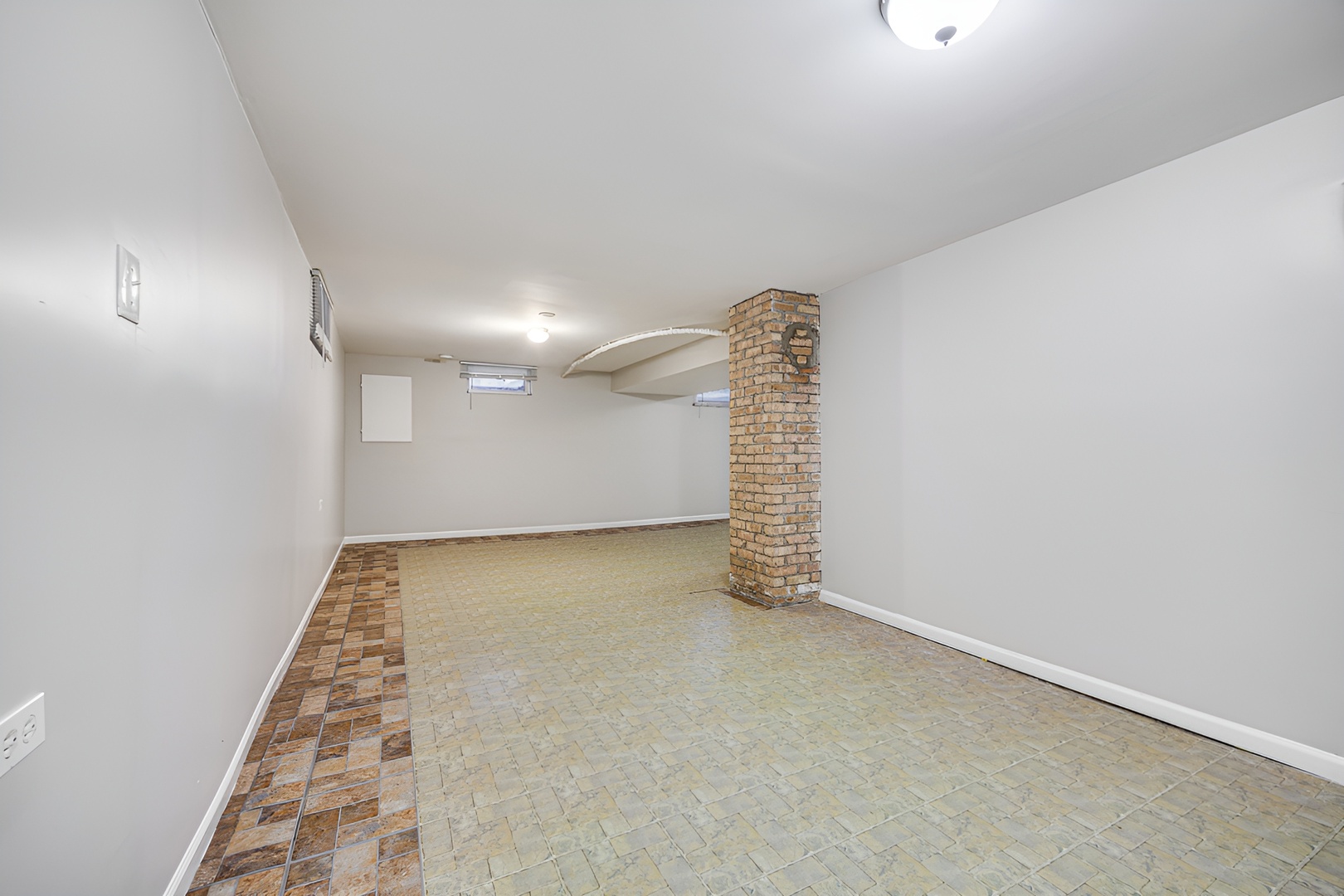 25 North Iowa Avenue Addison, IL 60101 - Photo 18 of 24