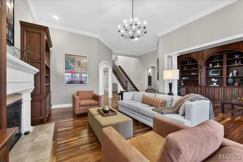 $1,499,900 | 27 Bonhomme Grove Court, Chesterfield, MO 63017