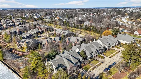 $1,499,900 | 27 Bonhomme Grove Court, Chesterfield, MO 63017