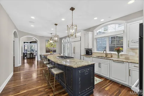 $1,499,900 | 27 Bonhomme Grove Court, Chesterfield, MO 63017