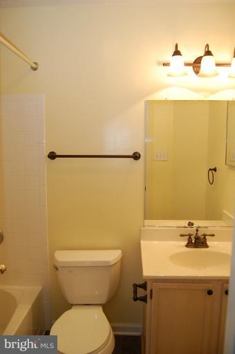 70 Gwynnswood Road Owings Mills, MD 21117 - Photo 11 of 30 Hall Bath