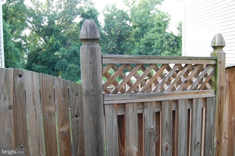 70 Gwynnswood Road Owings Mills, MD 21117 - Photo 25 of 30 Privacy Fence