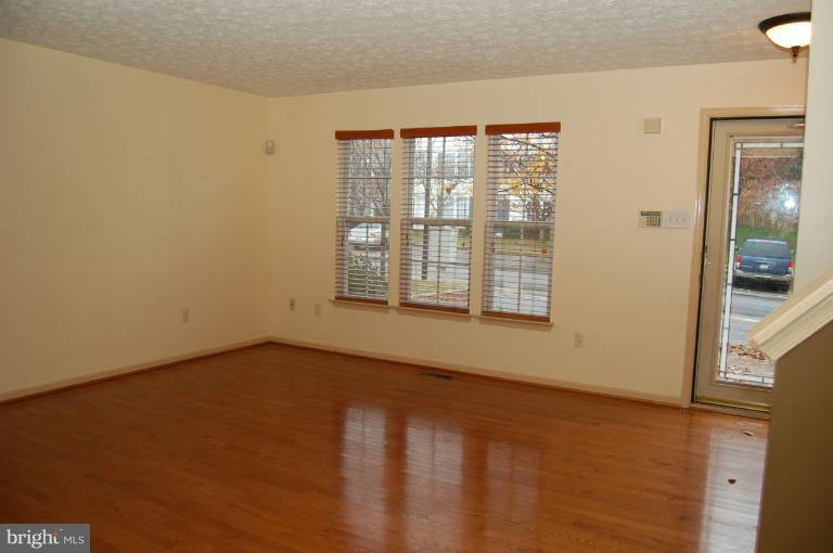 70 Gwynnswood Road Owings Mills, MD 21117 - Photo 8 of 30 Living Room