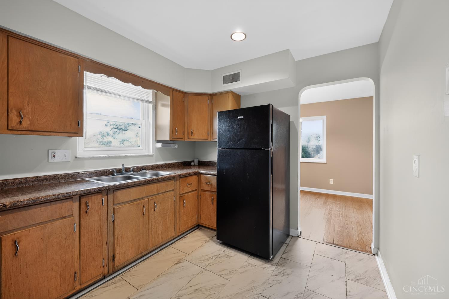 11410 Pippin Road Cincinnati, OH 45231 - Photo 13 of 33