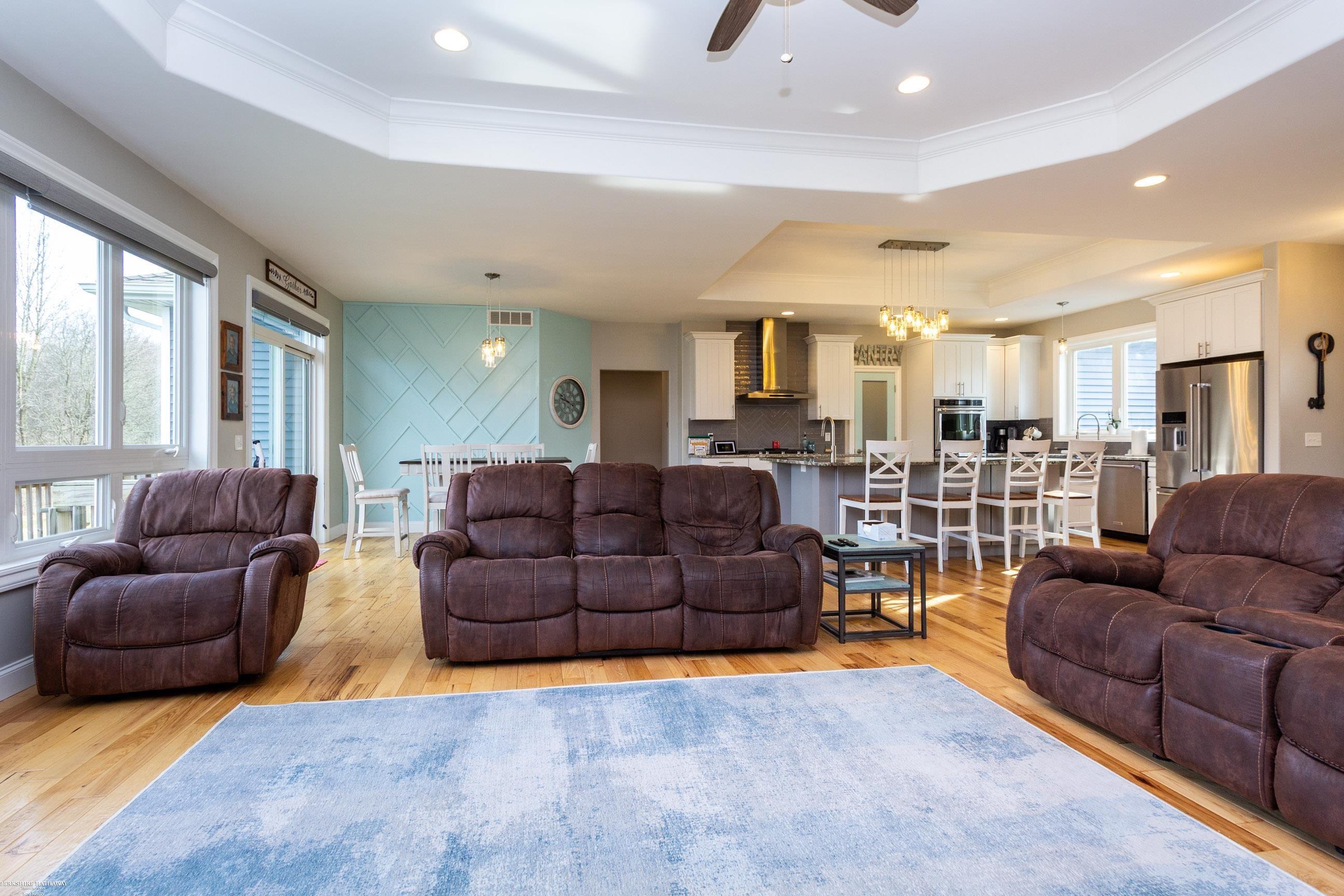 5075 Howe Road Grand Blanc, MI 48439 - Photo 10 of 65 50168656-f2e2a4a5-e1bc-4d60-96a5-9dad4632c4ed.JPG