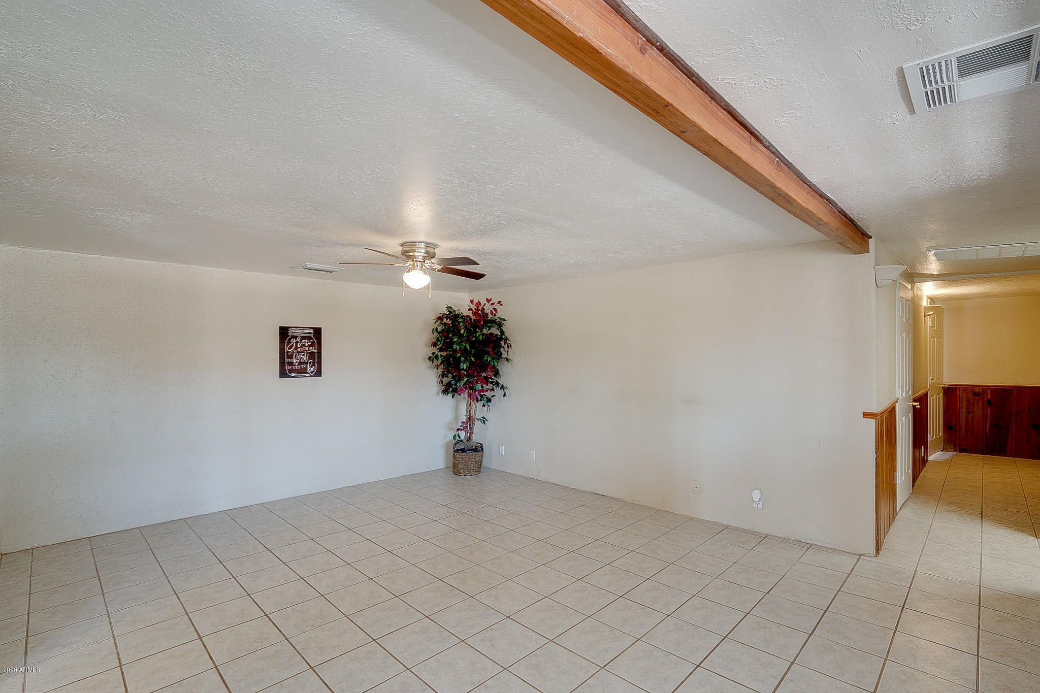 493 North Nafziger Road Coolidge, AZ 85128 - Photo 7 of 49 Living Room