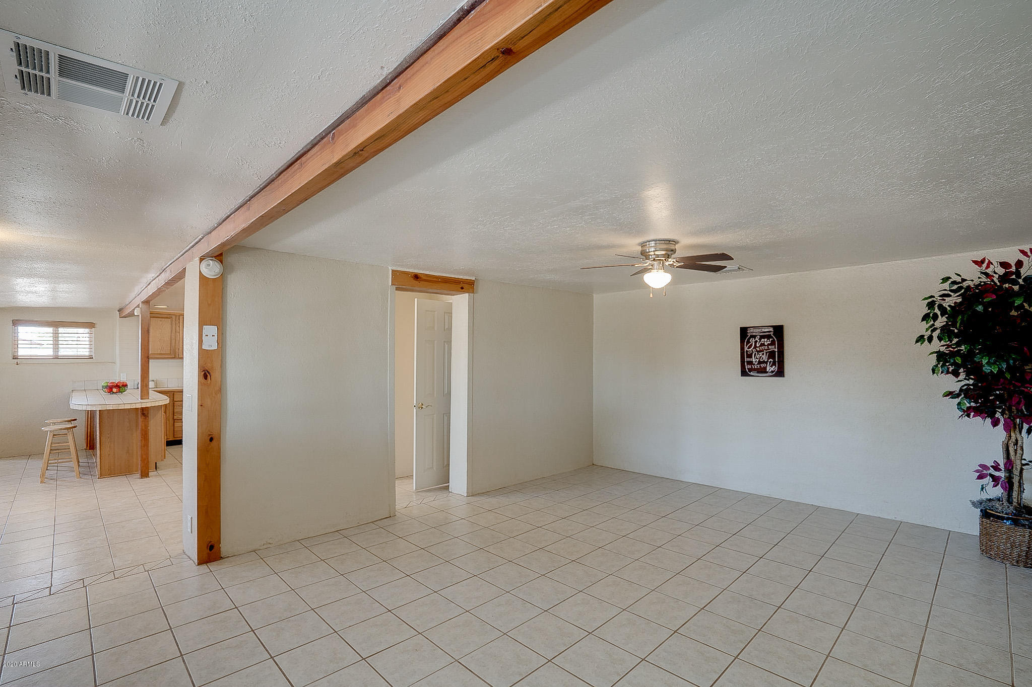 493 North Nafziger Road Coolidge, AZ 85128 - Photo 8 of 49 Living Room