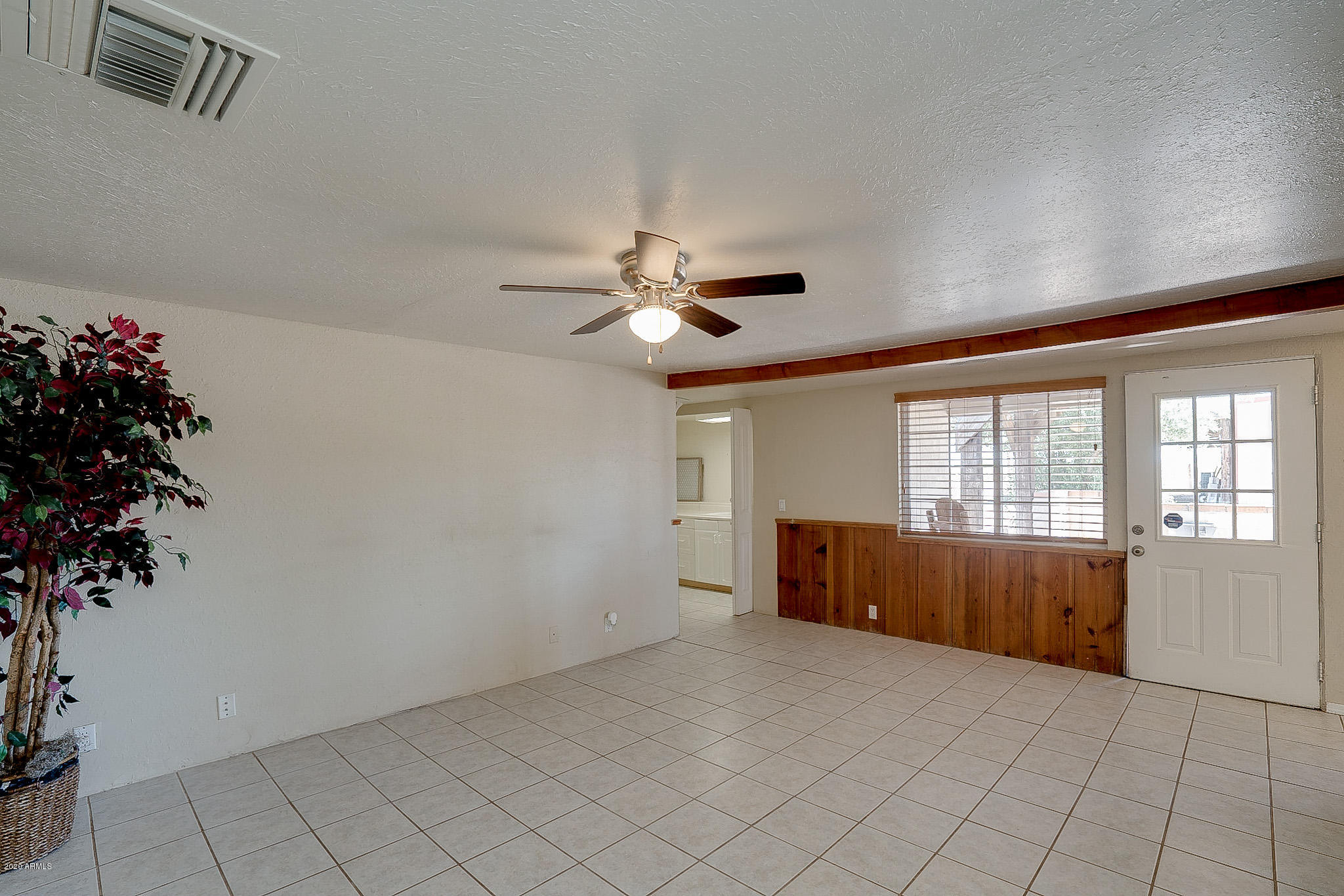493 North Nafziger Road Coolidge, AZ 85128 - Photo 9 of 49 Living Room