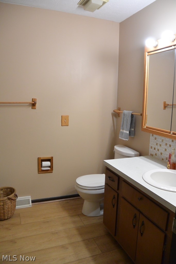 48380 North Ridge Road Amherst, OH 44001 - Photo 18 of 34