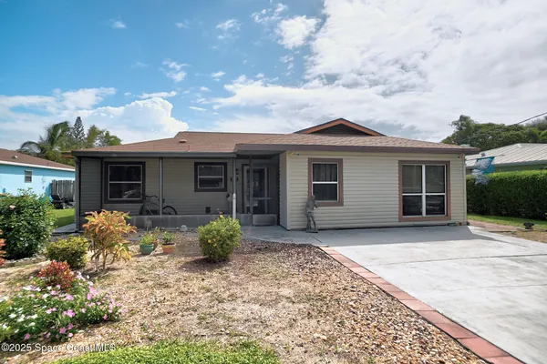 $425,000 | 111 Delvalle Street, Melbourne Beach, FL 32951