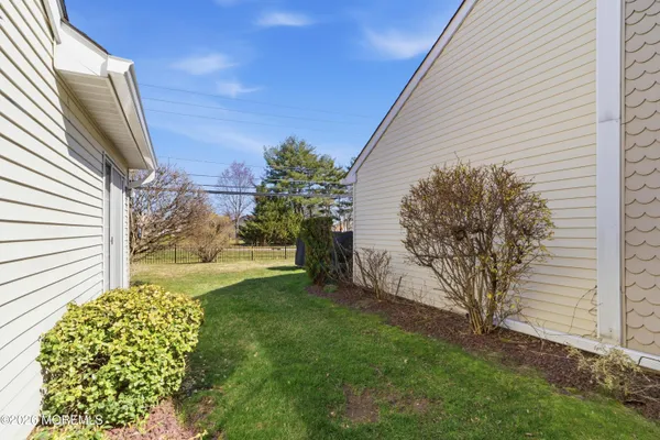 a view of backyard with garden
