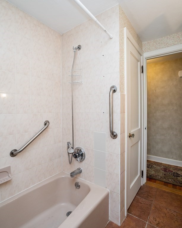 40 Dana Street Springfield, MA 01104 - Photo 18 of 32 Gallery Image 18