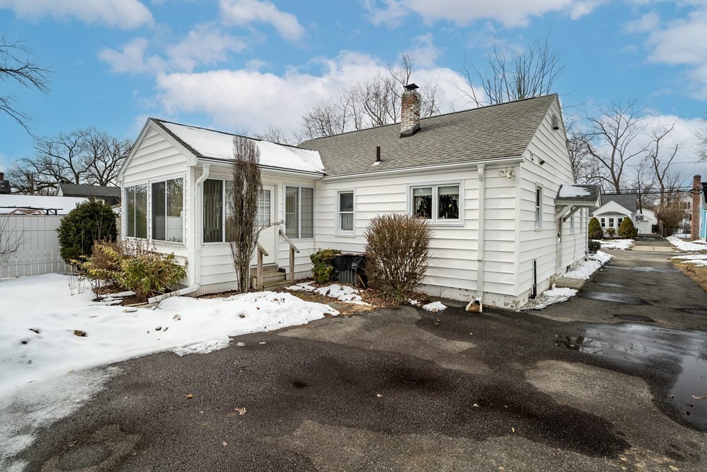 40 Dana Street Springfield, MA 01104 - Photo 2 of 32 Gallery Image 2