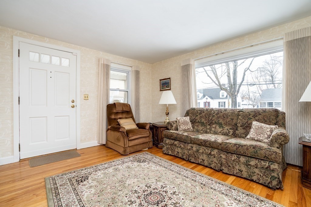 40 Dana Street Springfield, MA 01104 - Photo 6 of 32 Gallery Image 6