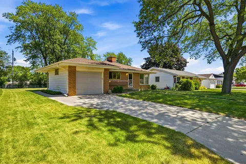 $299,900 | 501 Nicholson Avenue, South Milwaukee, WI 53172