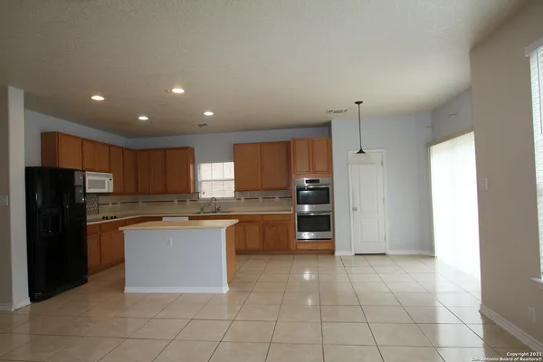 $2,600 | 4710 Branching Bay, San Antonio, TX 78259