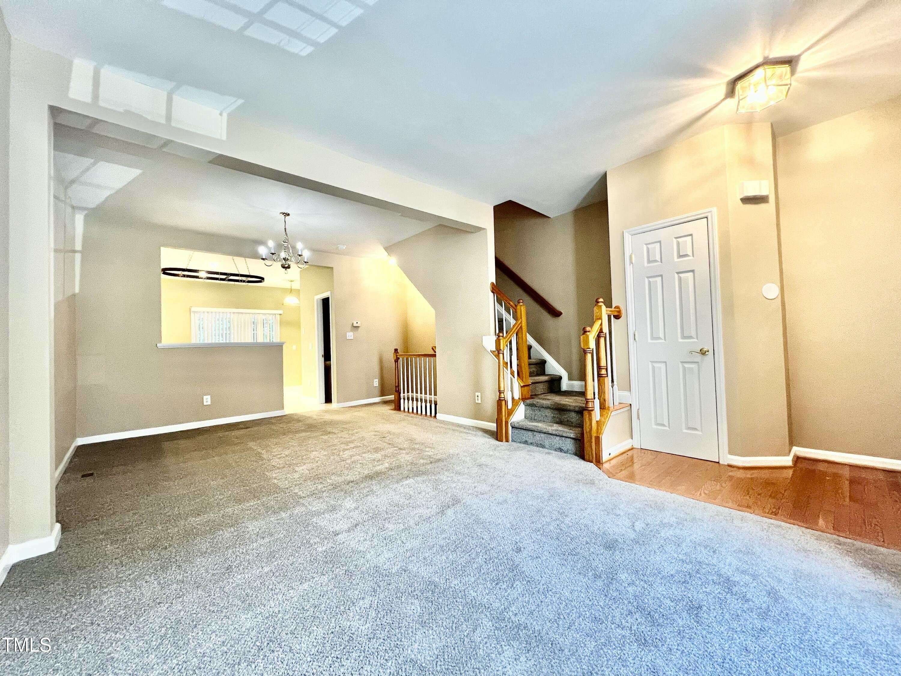 5419 Vista View Court Raleigh, NC 27612 - Photo 3 of 13 5419 Livingroom