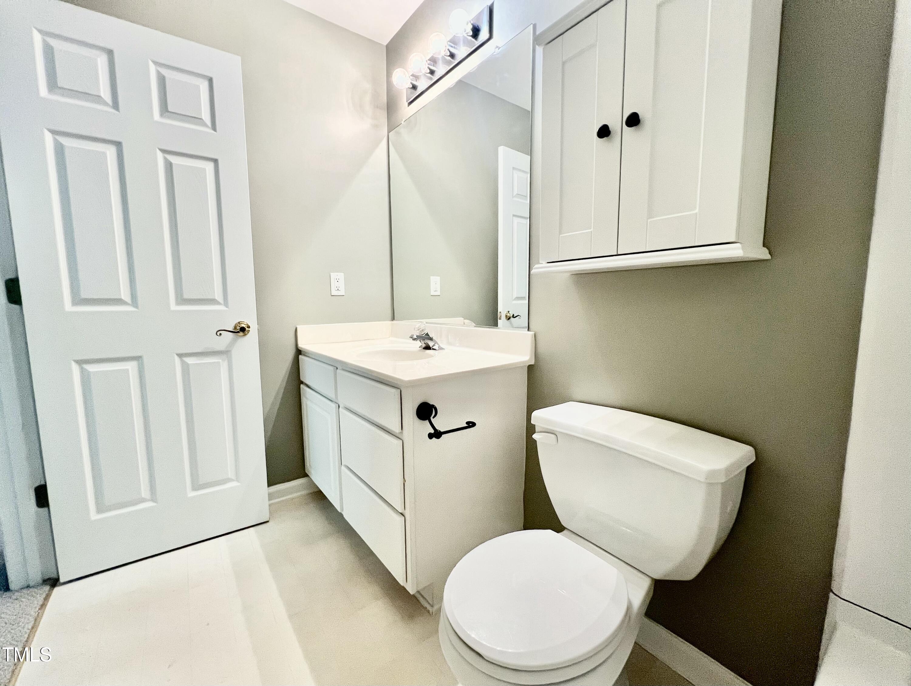 5419 Vista View Court Raleigh, NC 27612 - Photo 7 of 13 5419 Bath 3