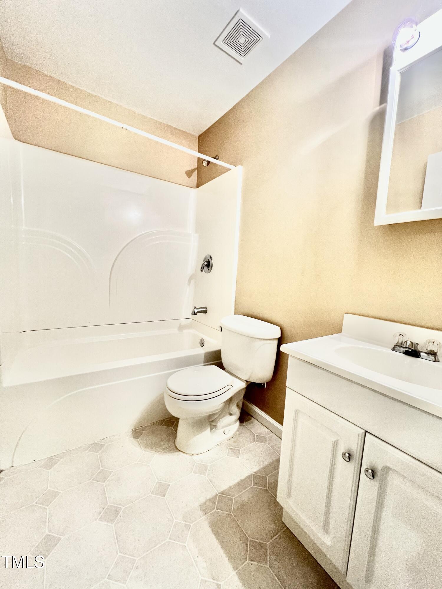 5419 Vista View Court Raleigh, NC 27612 - Photo 10 of 13 5419 Bath 2