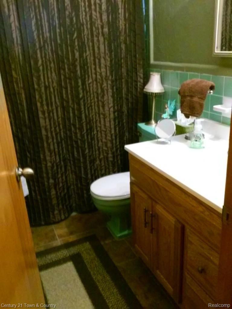 18050 Rainbow Road Fraser, MI 48026 - Photo 28 of 42 31.jpg