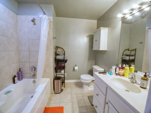 $237,000 | 1122 West Catalpa Avenue, Unit 611, Chicago, IL 60640