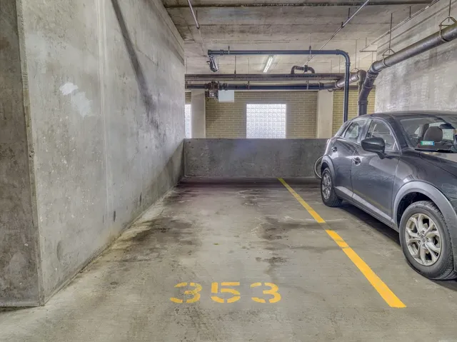 $237,000 | 1122 West Catalpa Avenue, Unit 611, Chicago, IL 60640