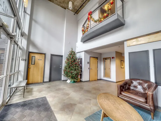 $237,000 | 1122 West Catalpa Avenue, Unit 611, Chicago, IL 60640