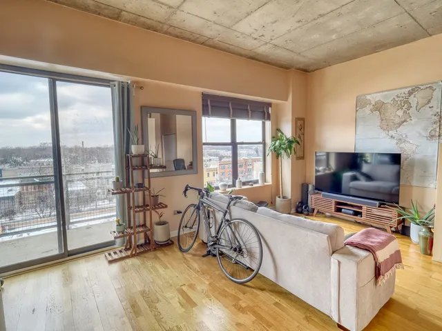 $237,000 | 1122 West Catalpa Avenue, Unit 611, Chicago, IL 60640