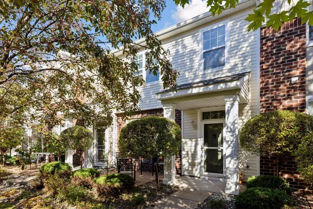 $290,000 | 9536 Scott Circle, Brooklyn Park, MN 55443