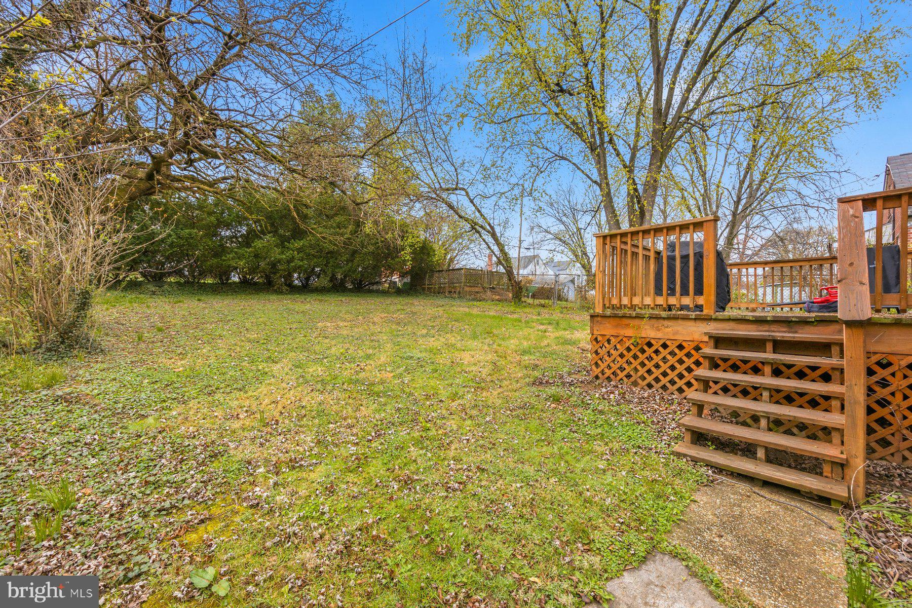3805 Ridgecroft Road Baltimore, MD 21206 - Photo 28 of 35 a view of a yard with an outdoor space