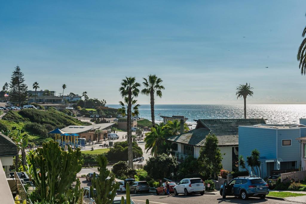 201 4th Street, Unit A/B Encinitas, CA 92024 - Photo 20 of 33