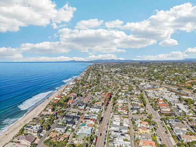 $3,999,999 | 201 4th Street, Unit A/B, Encinitas, CA 92024