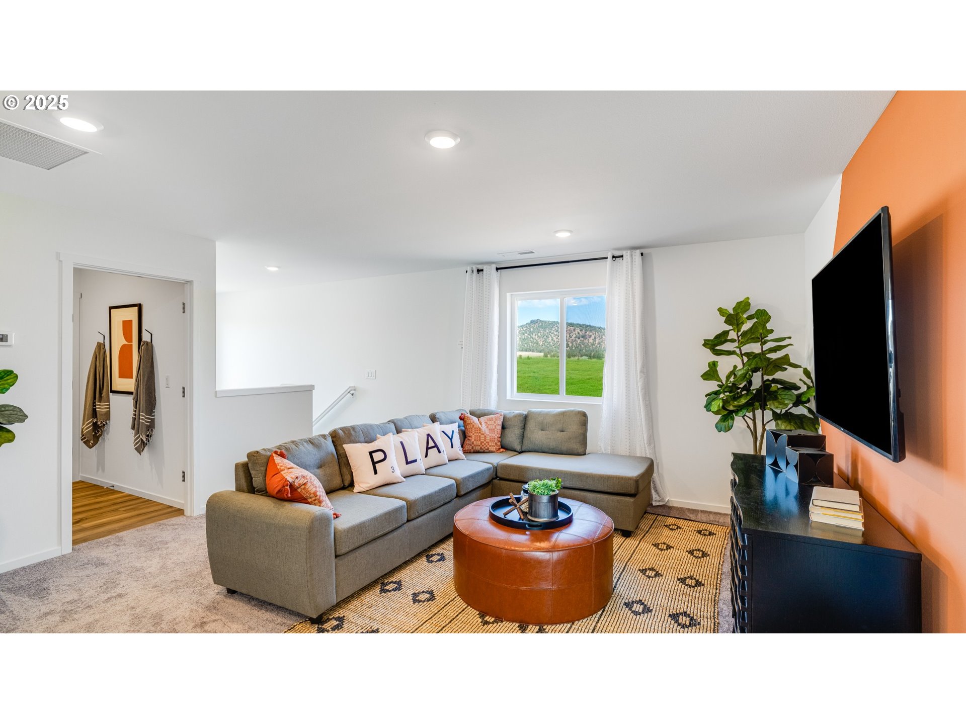 5726 Bainbridge Road Eugene, OR 97402 - Photo 12 of 25 Gallery Image 12