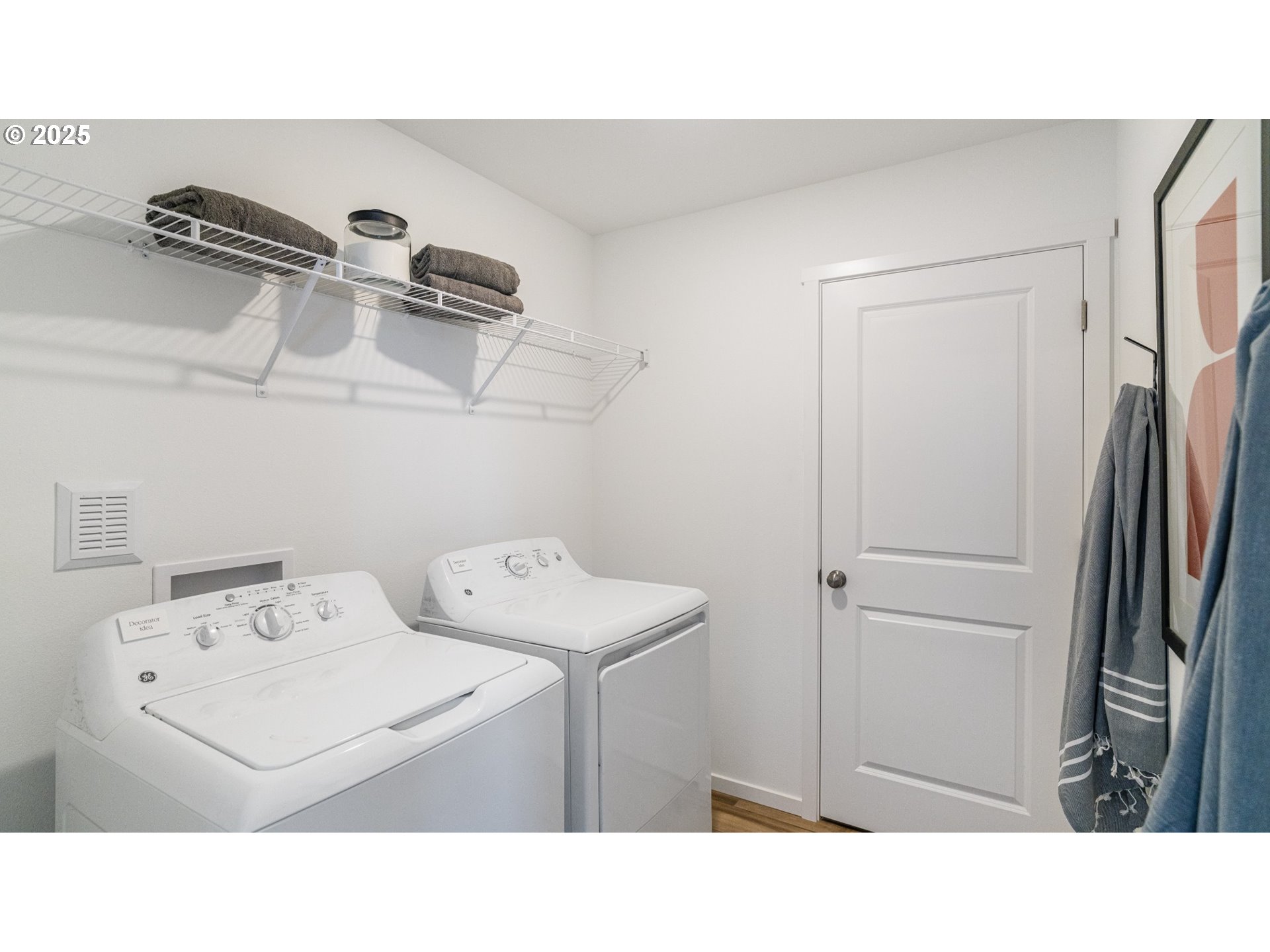 5726 Bainbridge Road Eugene, OR 97402 - Photo 14 of 25 Gallery Image 14