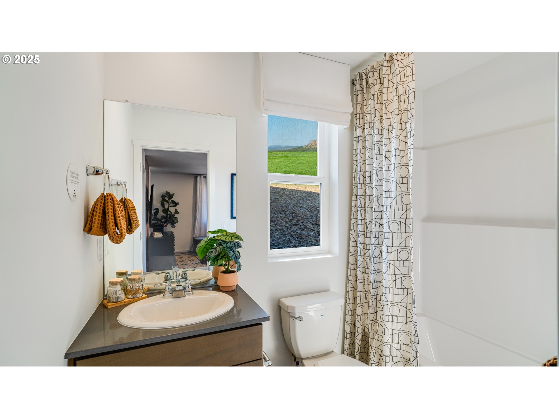 5726 Bainbridge Road Eugene, OR 97402 - Photo 19 of 25 Gallery Image 19