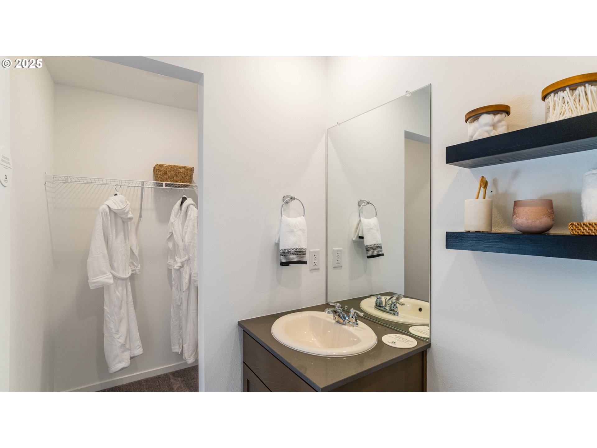 5726 Bainbridge Road Eugene, OR 97402 - Photo 22 of 25 Gallery Image 22