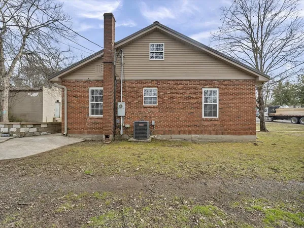 a front view of house with yard