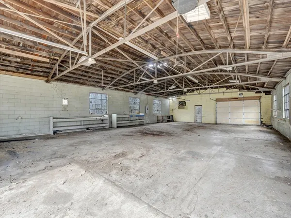 a view of room with an empty space