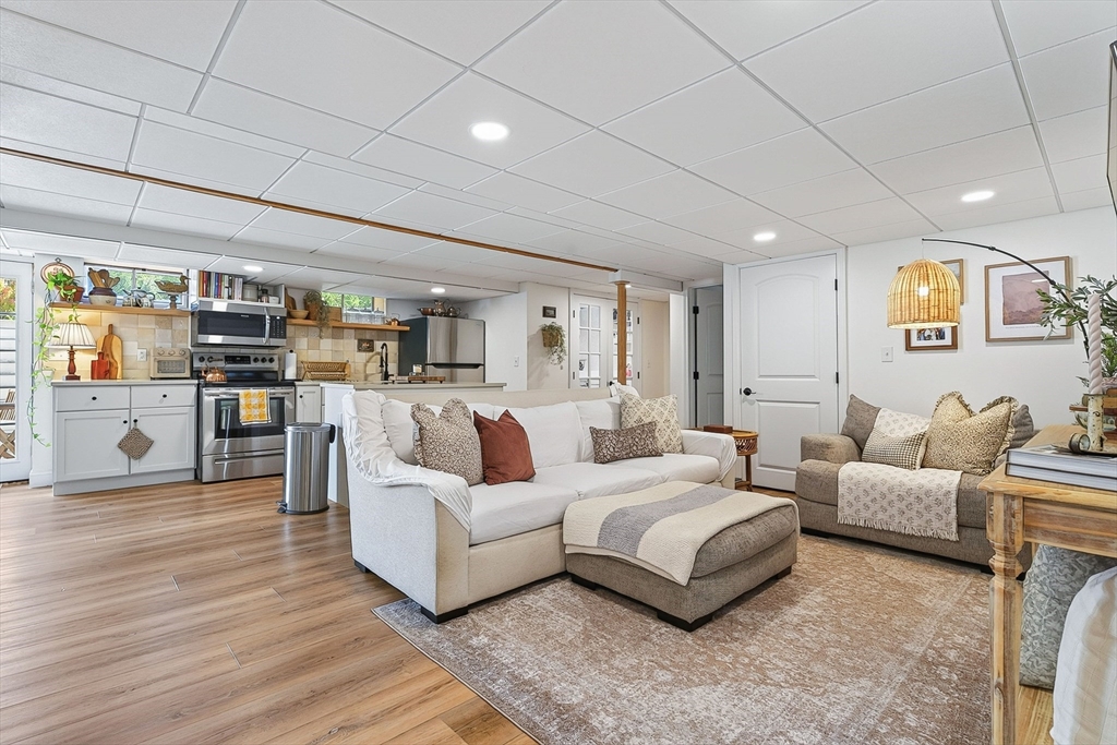 6 Winthrop Drive Attleboro, MA 02703 - Photo 13 of 31 Gallery Image 13