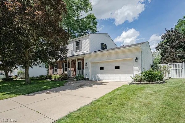 $399,900 | 1969 Willowdale Drive, Stow, OH 44224