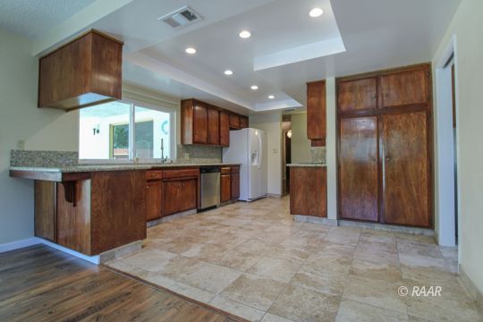 225 South Locust Street Ridgecrest, CA 93555 - Photo 13 of 35