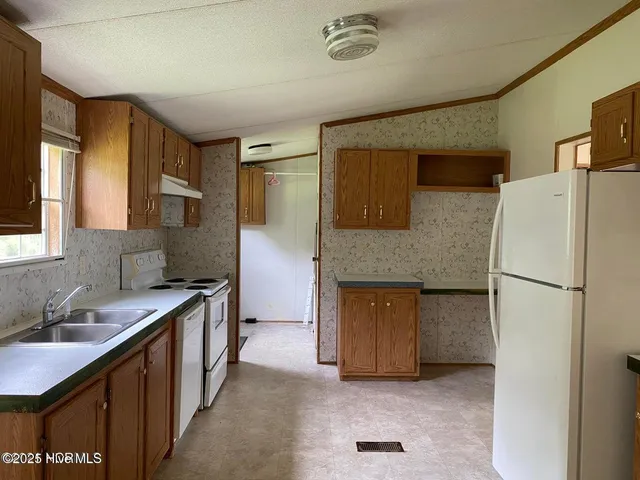 $1,050 | 179 Aberdeen Lane, Jacksonville, NC 28540