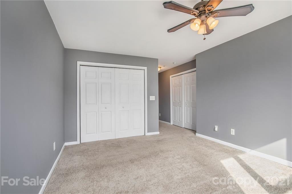642 Raphael Place Charlotte, NC 28205 - Photo 19 of 27 a view of an empty room