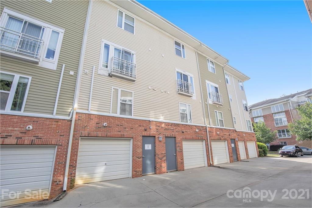 642 Raphael Place Charlotte, NC 28205 - Photo 24 of 27 a building view
